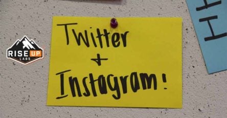 sticky note on the wall showing importance of mobile apps and how a day without mobile apps is difficult