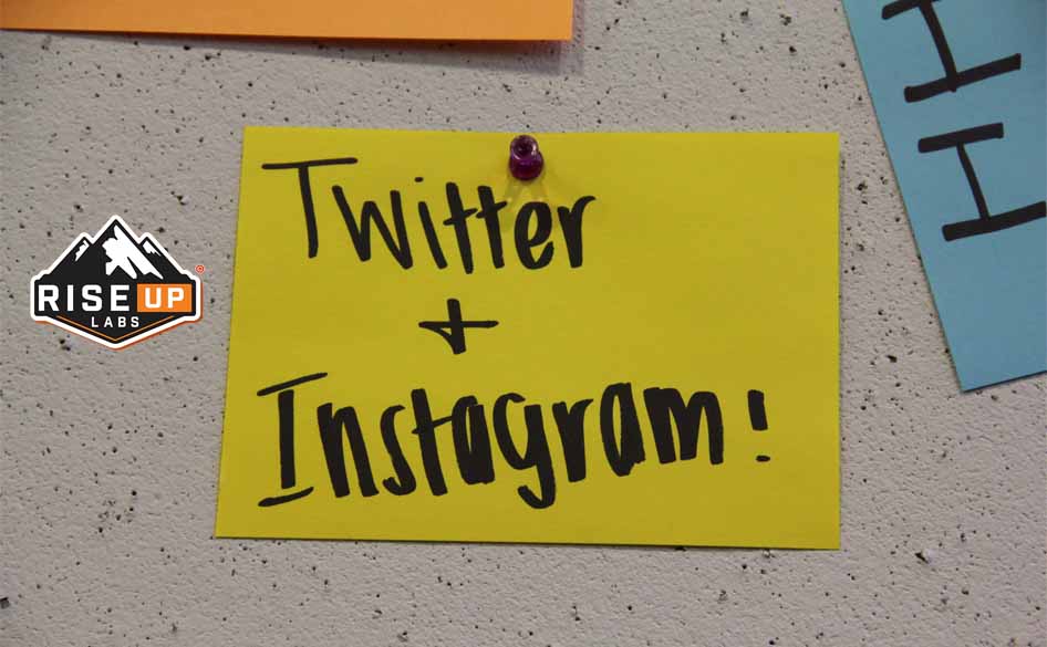 sticky note on the wall showing importance of mobile apps and how a day without mobile apps is difficult