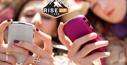 girls with mobile phones