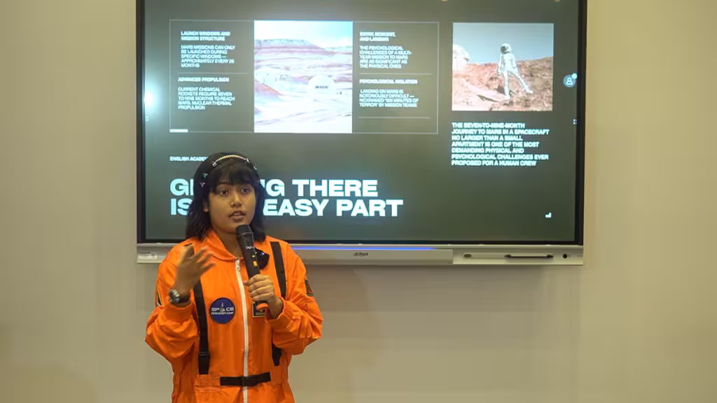An Aspiring Astronaut Speaking About Mars at Future Astronauts Meet-Up